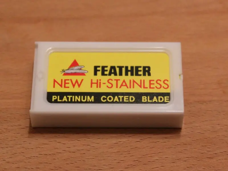 30 FEATHER Razor Blades NEW Hi-Stainless Double Edge