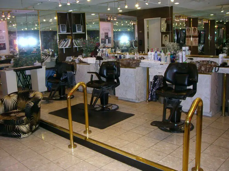 riviera barber inside