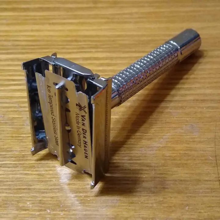 van der hagen safety razor with open tto and blade