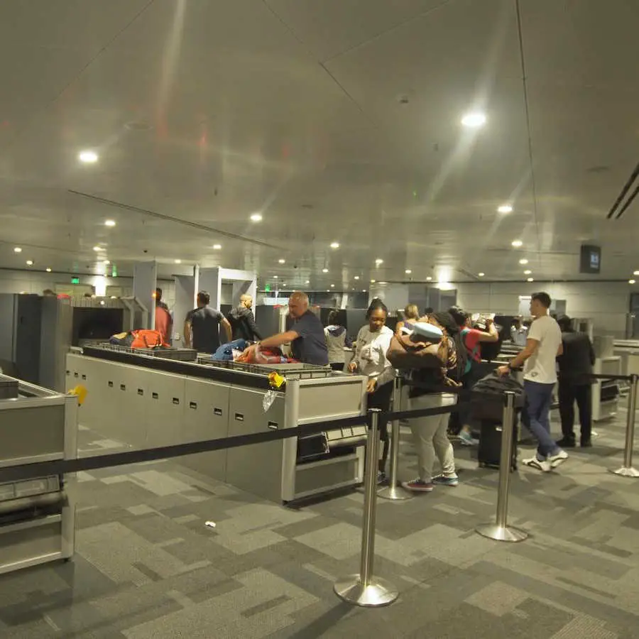 Can You Bring A Safety Razor On A Plane? Sharpologist