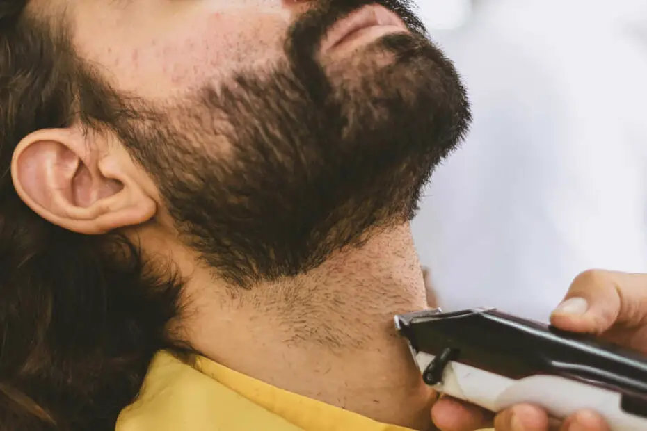 man with electric trimmer