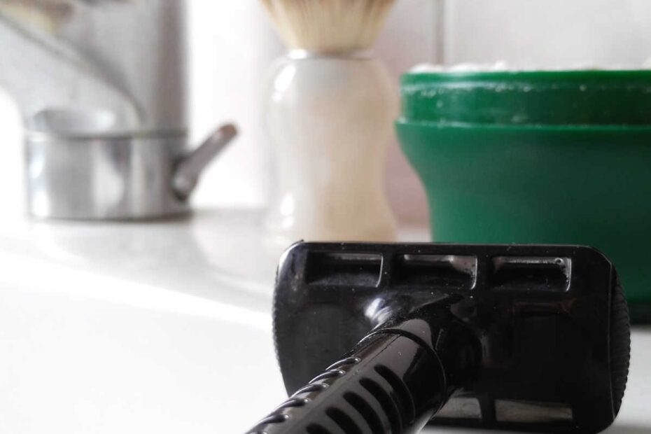 double edge razor next to sink