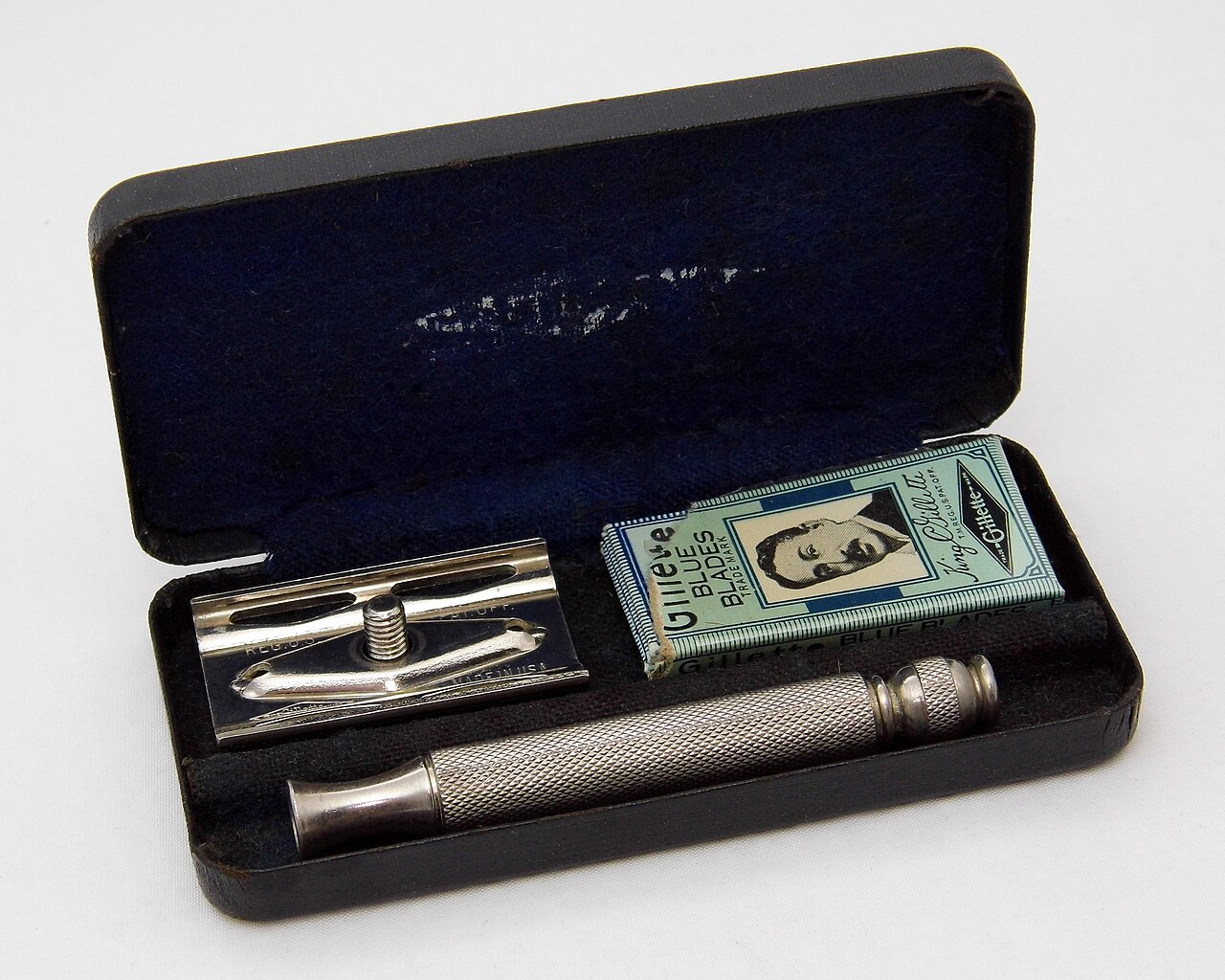 vintage gillette tech razor, courtesy wikipedia and joe haupt